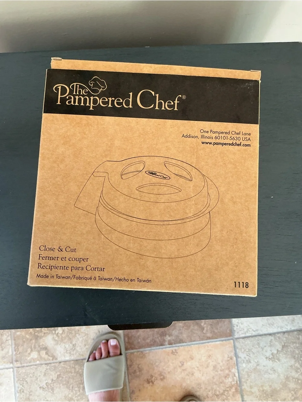 Pampered Chef Close & Cut Food Chopper -Brand New